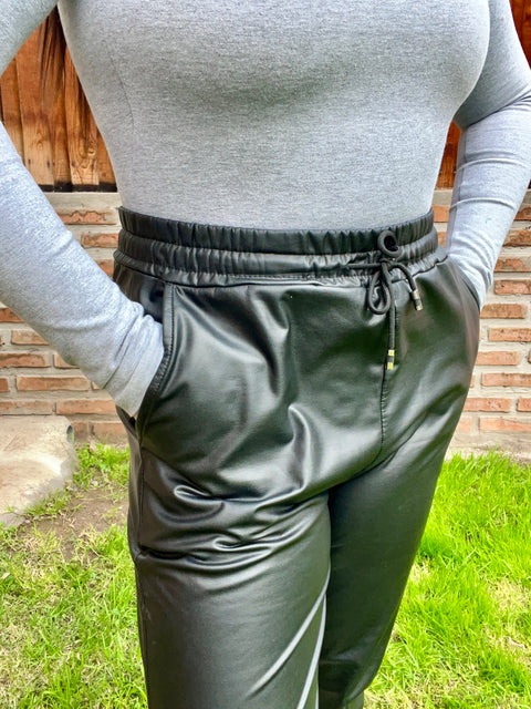 Jogger Eco Cuero
