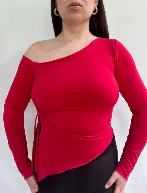 Polera Asimétrica Punta Rojo