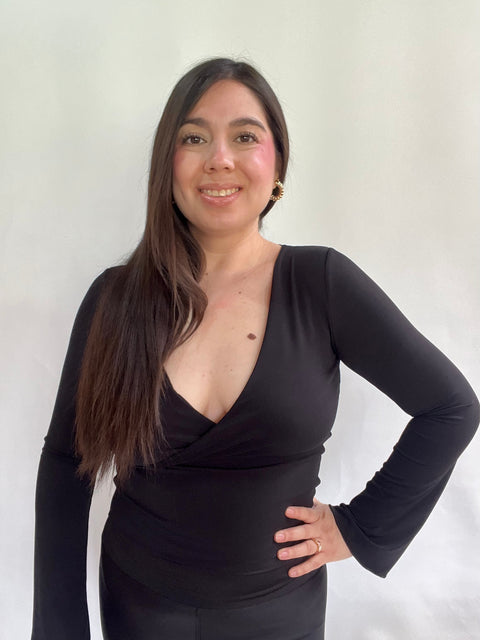 Polera Cruzada Campanada Negra