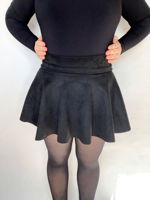 Falda Short Tableada Gamuza