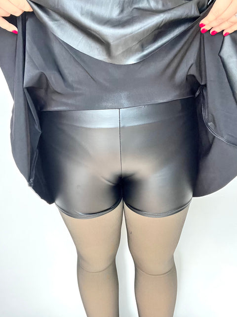Falda Short Tableada Eco Cuero