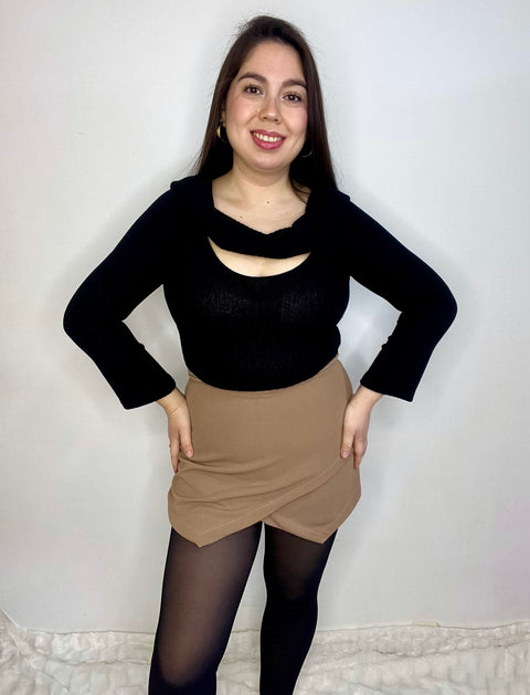Top Cuello Ojal Negro