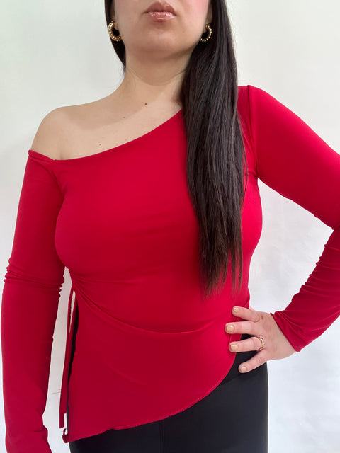 Polera Asimétrica Punta Rojo