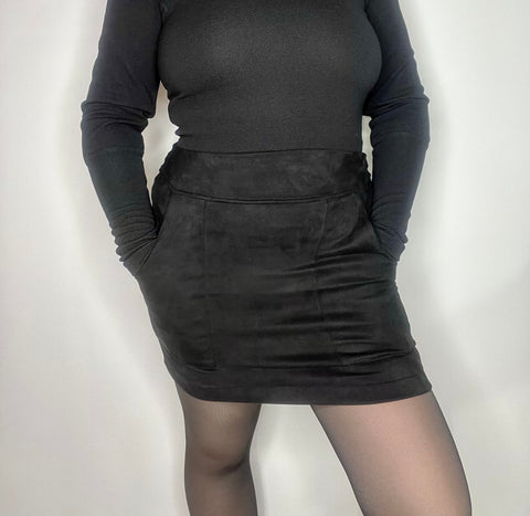 Falda Bolsillos Negra