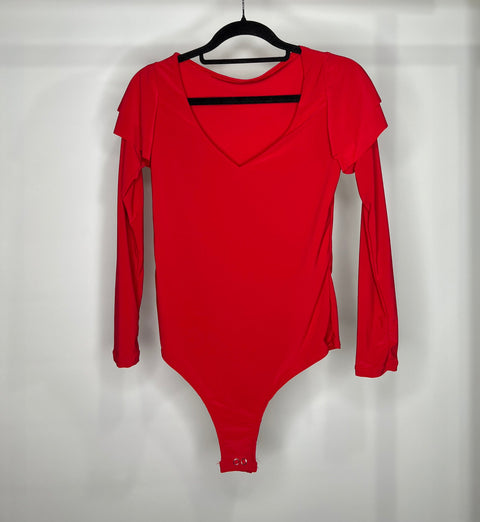Body Escote V Manga Vuelos Rojo